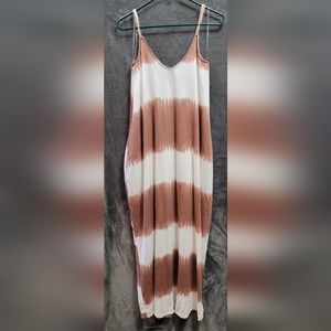 *NWT* Hope's Brown and white maxi ( OVERSIZED-FITS A LARGE SIZE)